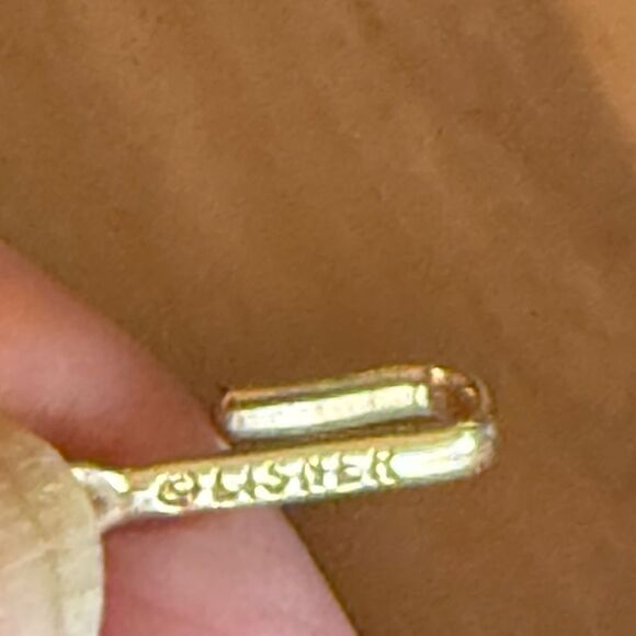 Signed Lisner 1960’s GoldTone Chocker Necklace with Aurora Borealis Accents. - Picture 7 of 7